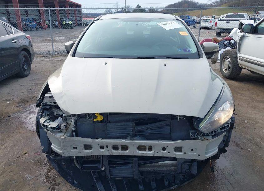 Photo 6 of 2016 Ford Focus SE (VIN 1FADP3FE9GL237327)