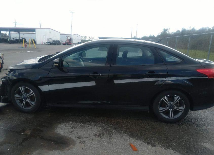 Photo 14 of 2016 Ford Focus SE (VIN 1FADP3FE9GL332230)