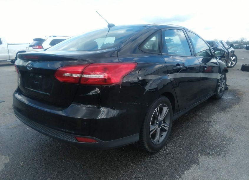 Photo 4 of 2016 Ford Focus SE (VIN 1FADP3FE9GL332230)