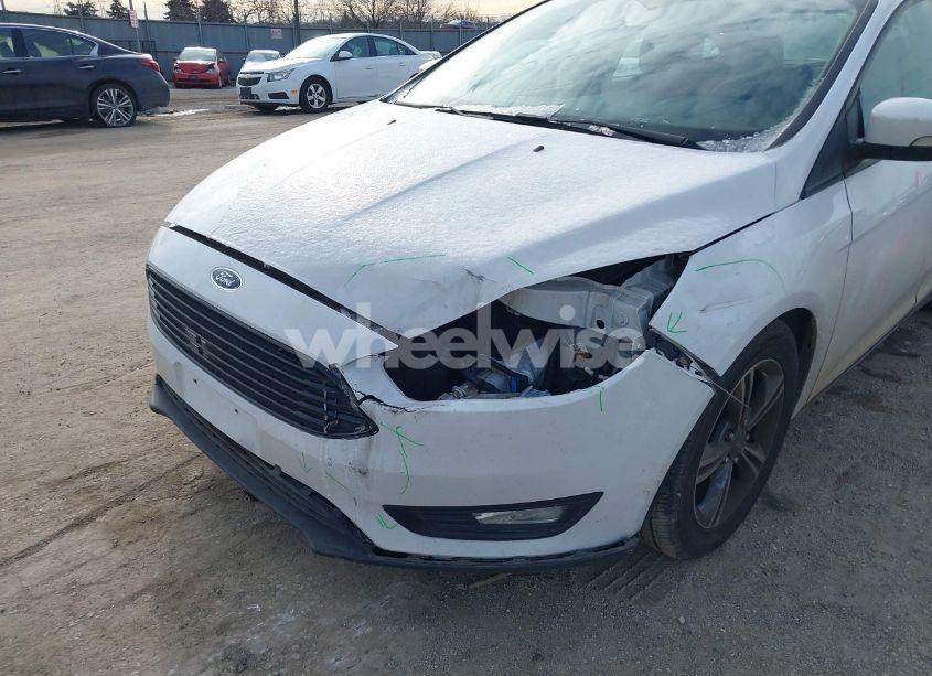 Photo 6 of 2016 Ford Focus SE (VIN 1FADP3FE9GL371660)