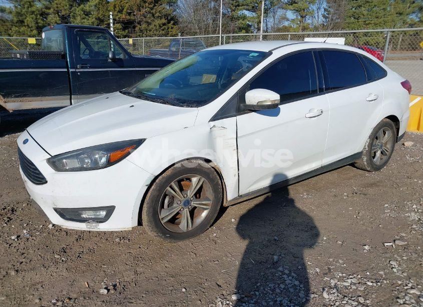 Photo 6 of 2016 Ford Focus SE (VIN 1FADP3FE9GL399281)