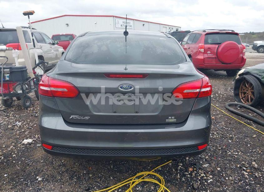 Photo 16 of 2017 Ford Focus SE (VIN 1FADP3FE9HL214504)