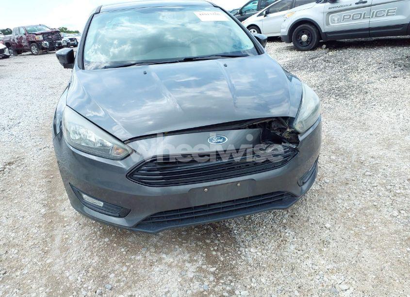 Photo 17 of 2017 Ford Focus SE (VIN 1FADP3FE9HL214504)