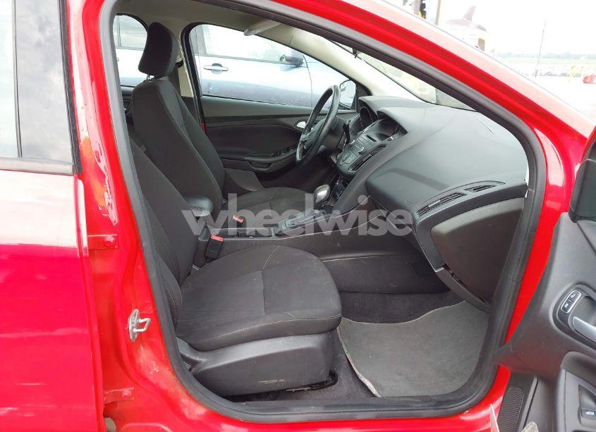 Photo 5 of 2017 Ford Focus SE (VIN 1FADP3FE9HL222795)