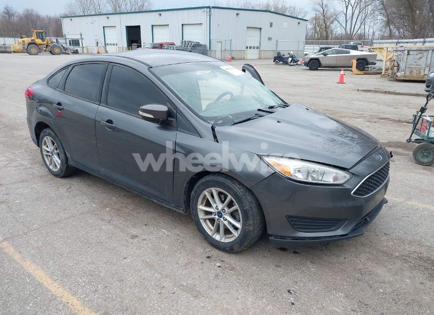 2017 Ford Focus SE (VIN 1FADP3FE9HL238432) main photo