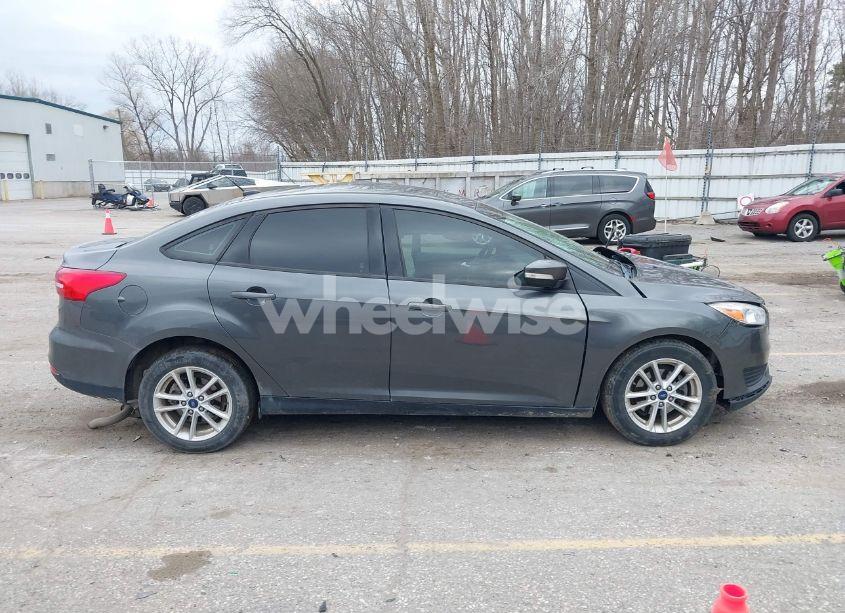 Photo 13 of 2017 Ford Focus SE (VIN 1FADP3FE9HL238432)
