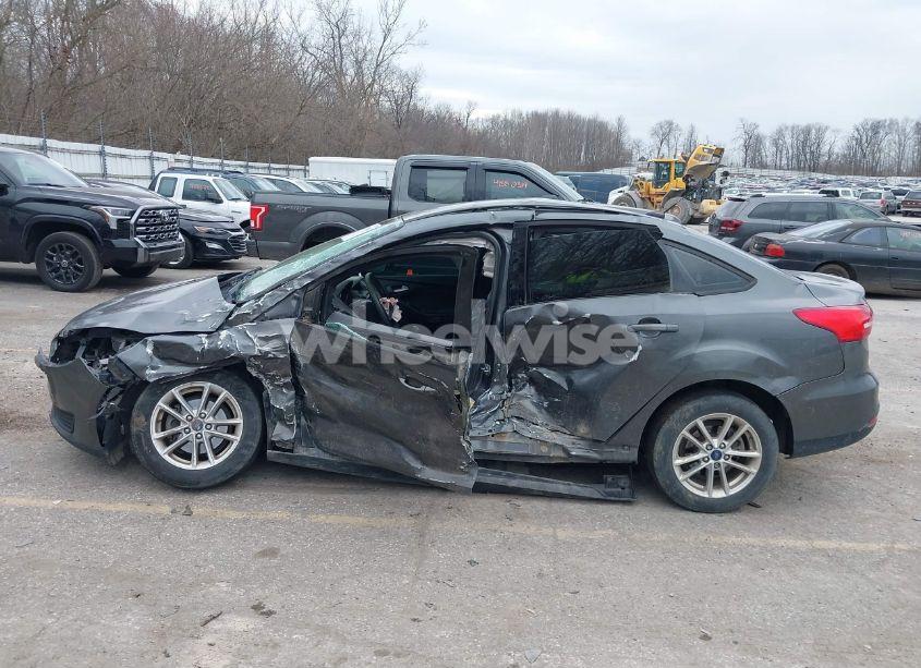 Photo 14 of 2017 Ford Focus SE (VIN 1FADP3FE9HL238432)