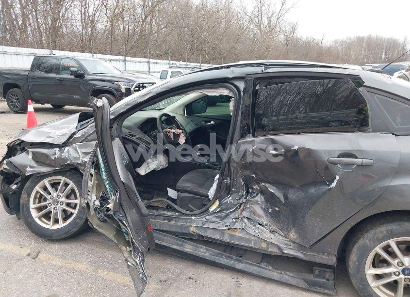 Photo 18 of 2017 Ford Focus SE (VIN 1FADP3FE9HL238432)