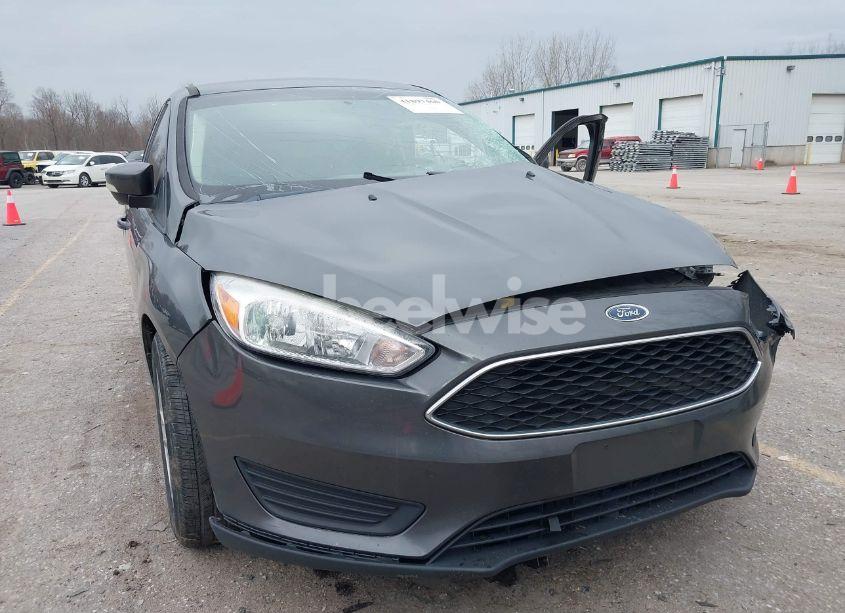 Photo 21 of 2017 Ford Focus SE (VIN 1FADP3FE9HL238432)