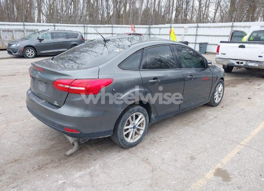 Photo 4 of 2017 Ford Focus SE (VIN 1FADP3FE9HL238432)