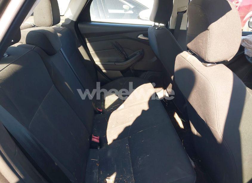 Photo 8 of 2017 Ford Focus SE (VIN 1FADP3FE9HL266179)