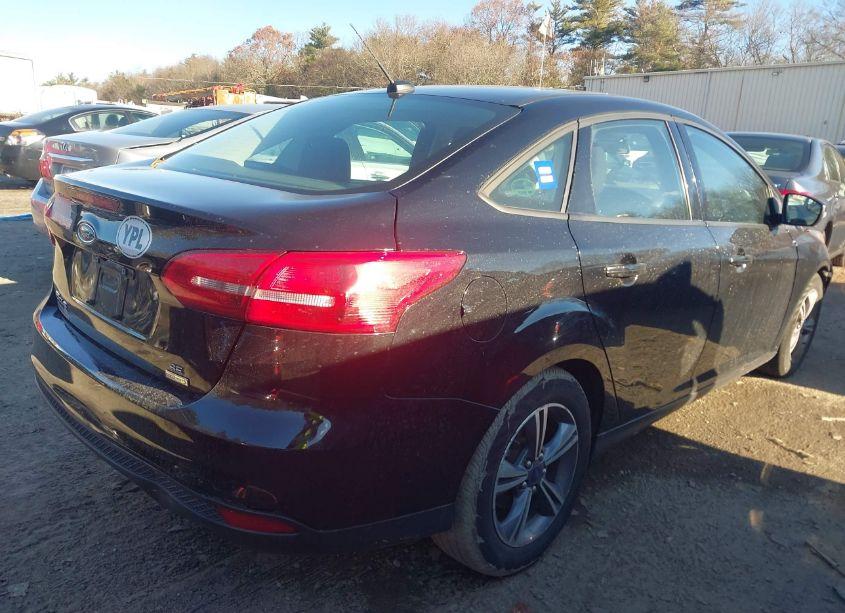 Photo 4 of 2017 Ford Focus SE (VIN 1FADP3FE9HL301318)