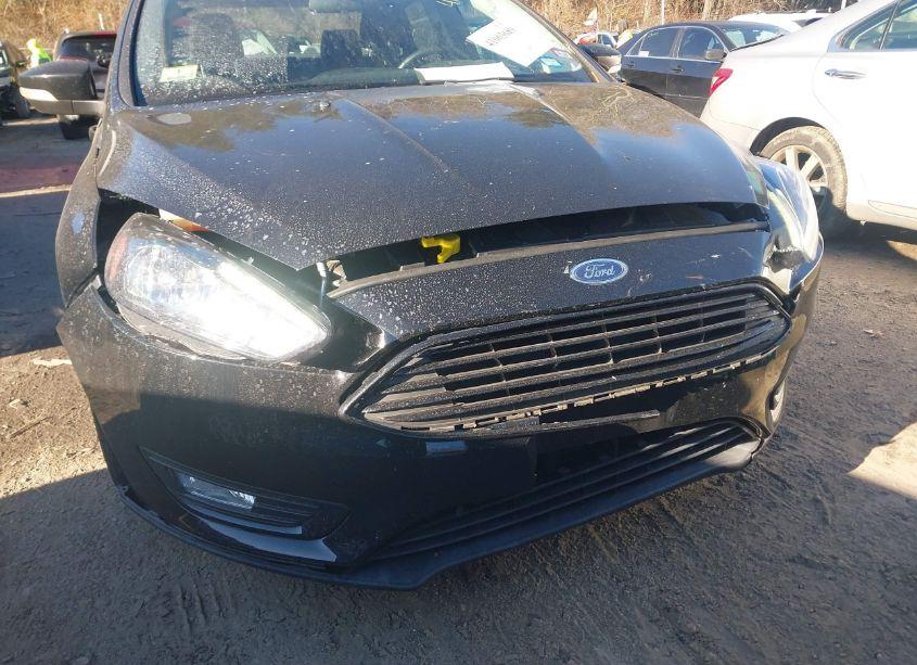 Photo 6 of 2017 Ford Focus SE (VIN 1FADP3FE9HL301318)