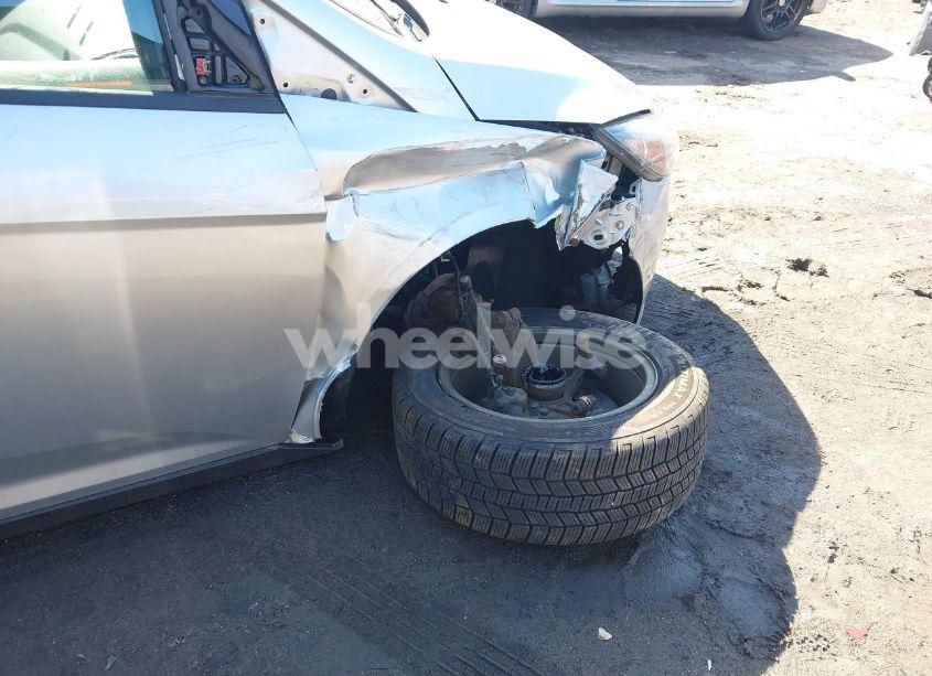 Photo 12 of 2017 Ford Focus SE (VIN 1FADP3FE9HL305403)