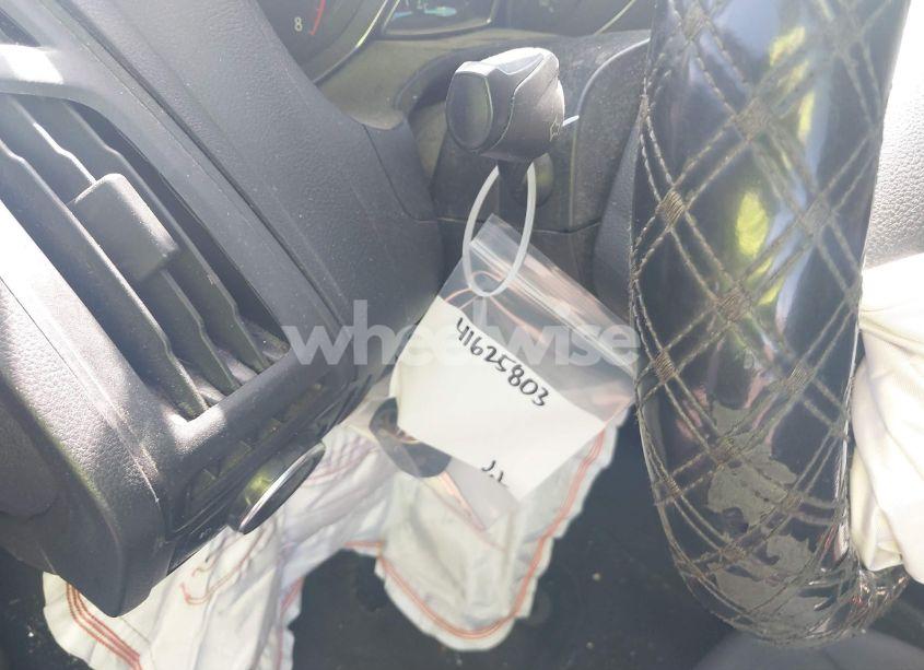 Photo 13 of 2017 Ford Focus SE (VIN 1FADP3FE9HL308334)