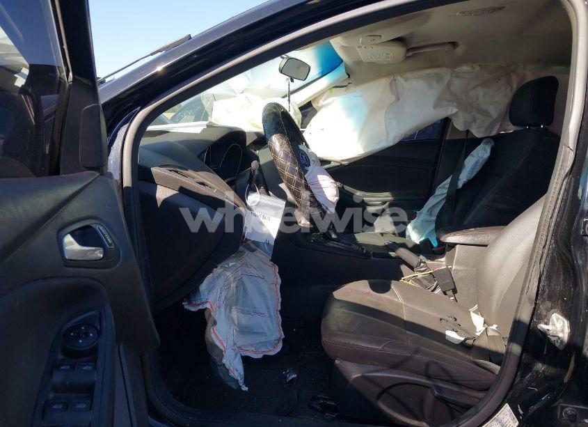 Photo 5 of 2017 Ford Focus SE (VIN 1FADP3FE9HL308334)