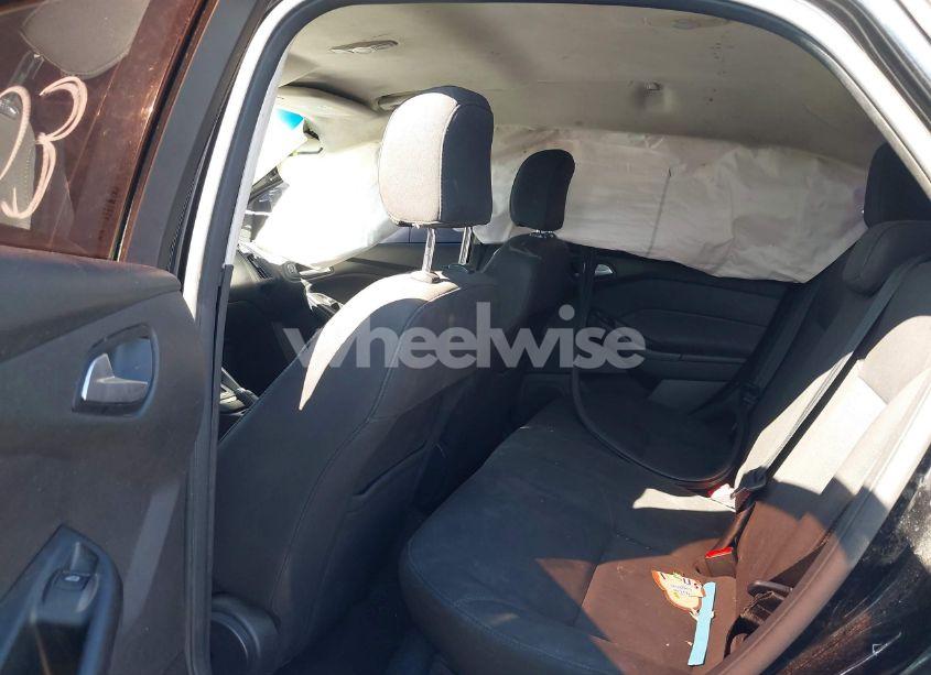 Photo 8 of 2017 Ford Focus SE (VIN 1FADP3FE9HL308334)