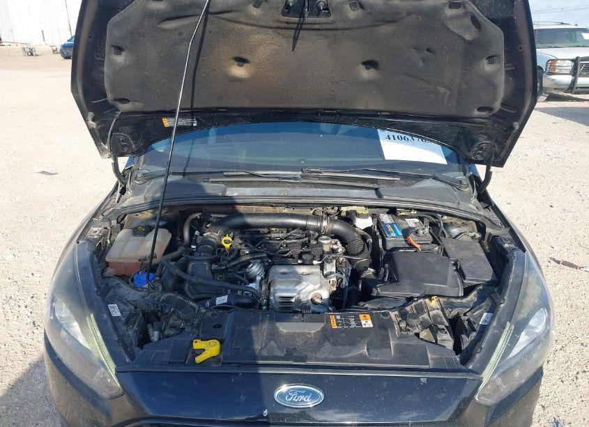 Photo 10 of 2017 Ford Focus SE (VIN 1FADP3FE9HL343360)