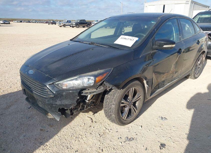 Photo 6 of 2017 Ford Focus SE (VIN 1FADP3FE9HL343360)