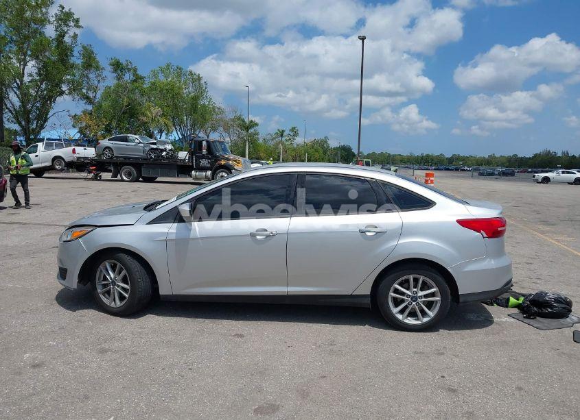 Photo 14 of 2018 Ford Focus SE (VIN 1FADP3FE9JL241661)