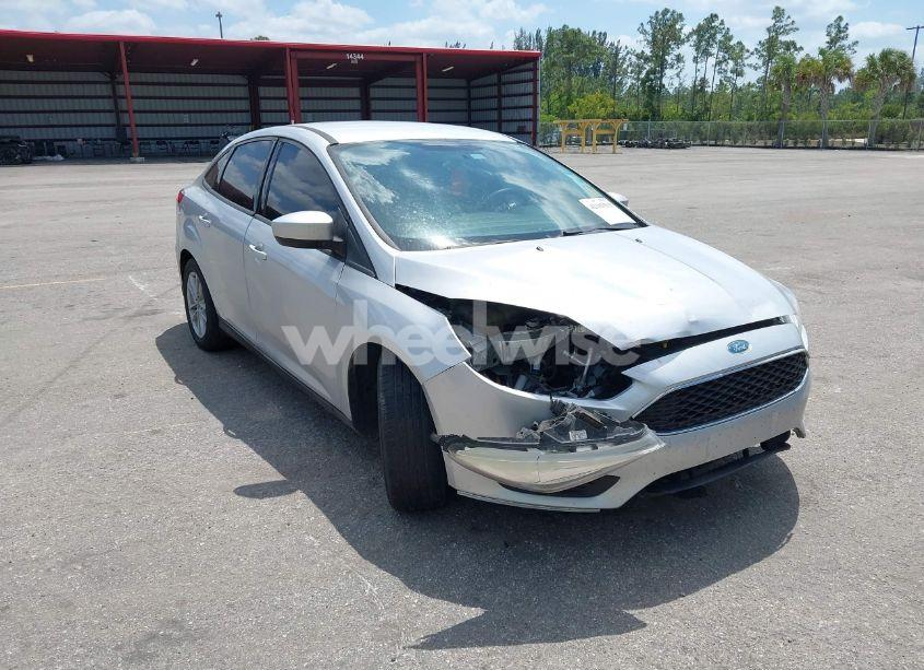 Photo 6 of 2018 Ford Focus SE (VIN 1FADP3FE9JL241661)