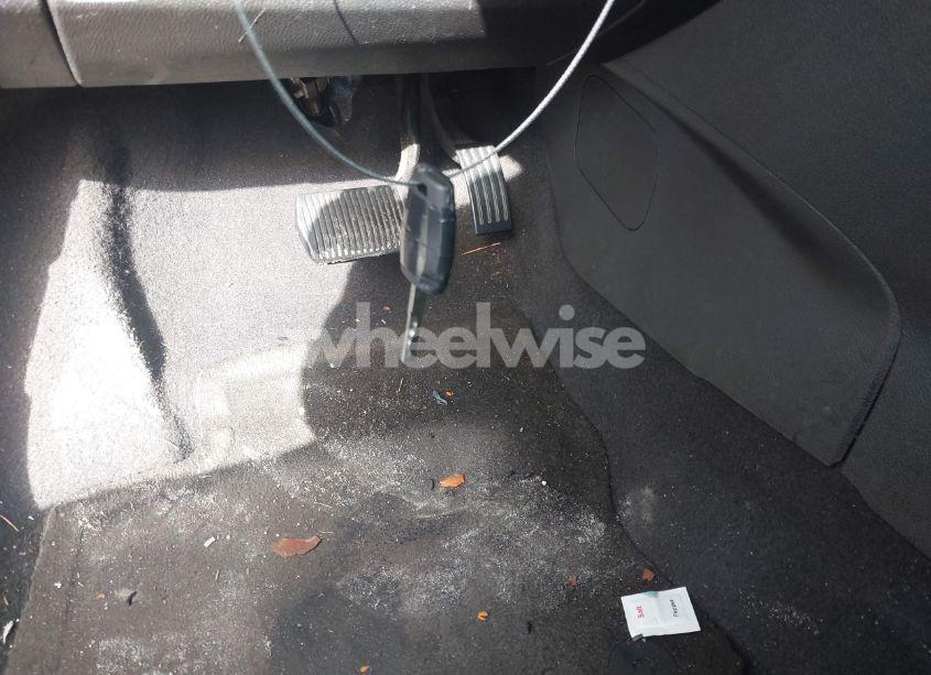 Photo 11 of 2018 Ford Focus SE (VIN 1FADP3FE9JL242695)