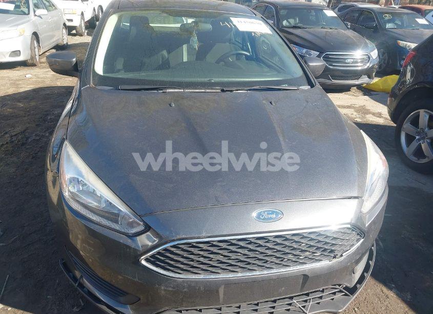 Photo 12 of 2018 Ford Focus SE (VIN 1FADP3FE9JL242695)