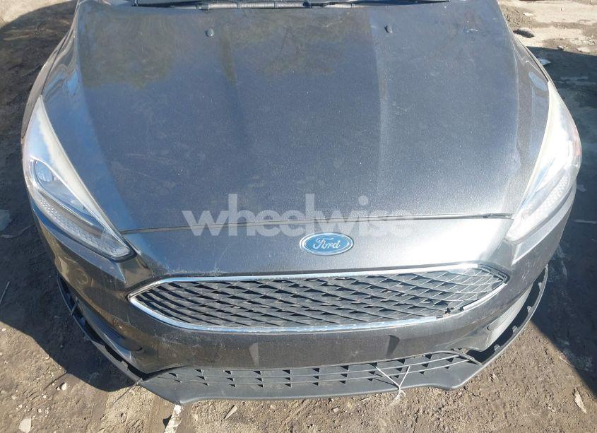 Photo 6 of 2018 Ford Focus SE (VIN 1FADP3FE9JL242695)