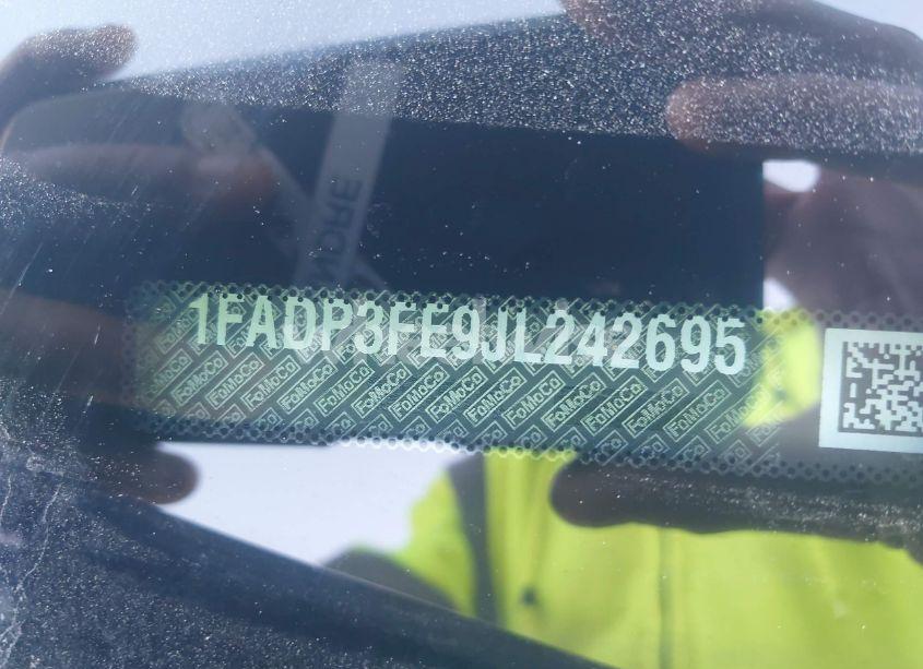 Photo 9 of 2018 Ford Focus SE (VIN 1FADP3FE9JL242695)