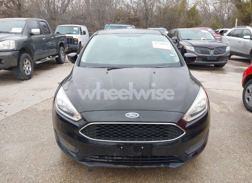 Photo 12 of 2018 Ford Focus SE (VIN 1FADP3FE9JL244026)
