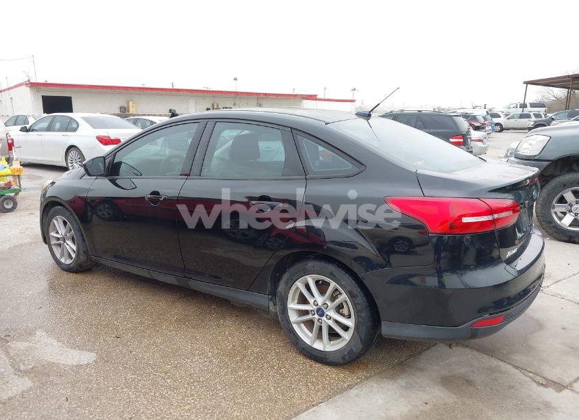 Photo 14 of 2018 Ford Focus SE (VIN 1FADP3FE9JL244026)