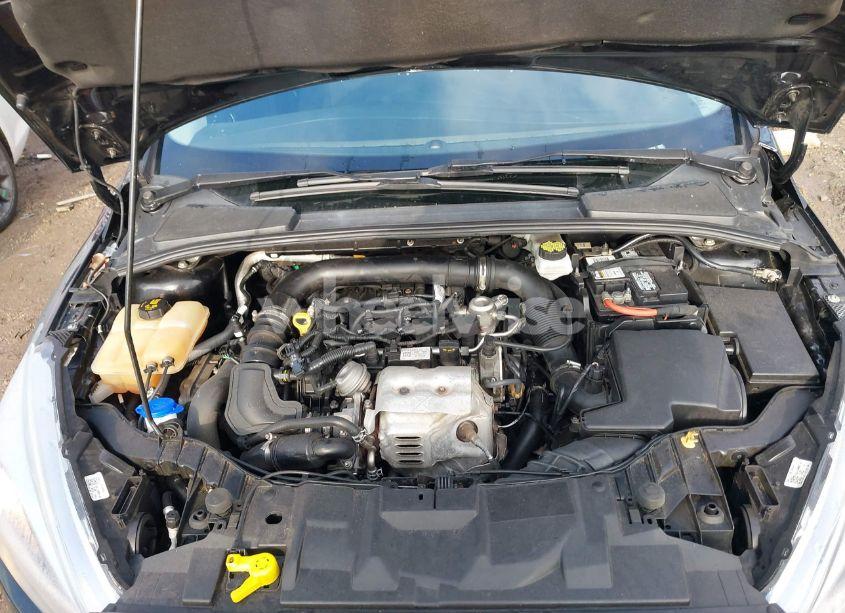 Photo 10 of 2018 Ford Focus SE (VIN 1FADP3FE9JL297924)