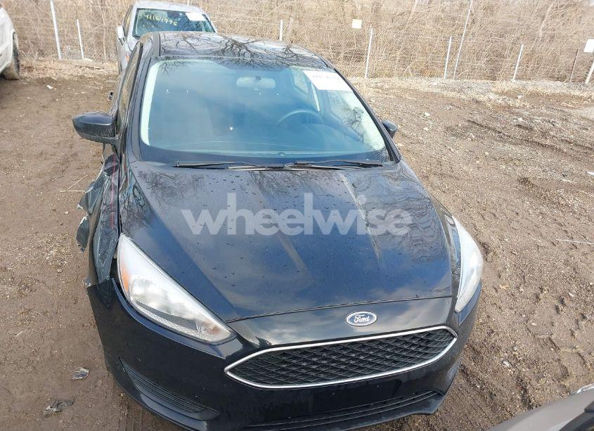 Photo 12 of 2018 Ford Focus SE (VIN 1FADP3FE9JL297924)
