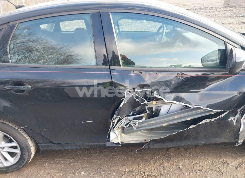 Photo 13 of 2018 Ford Focus SE (VIN 1FADP3FE9JL297924)