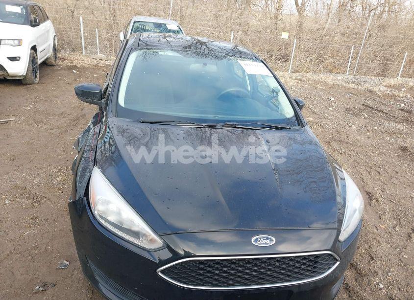 Photo 18 of 2018 Ford Focus SE (VIN 1FADP3FE9JL297924)
