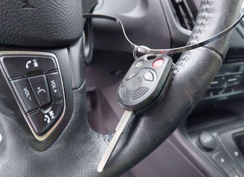 Photo 11 of 2018 Ford Focus SE (VIN 1FADP3FEXJL216137)