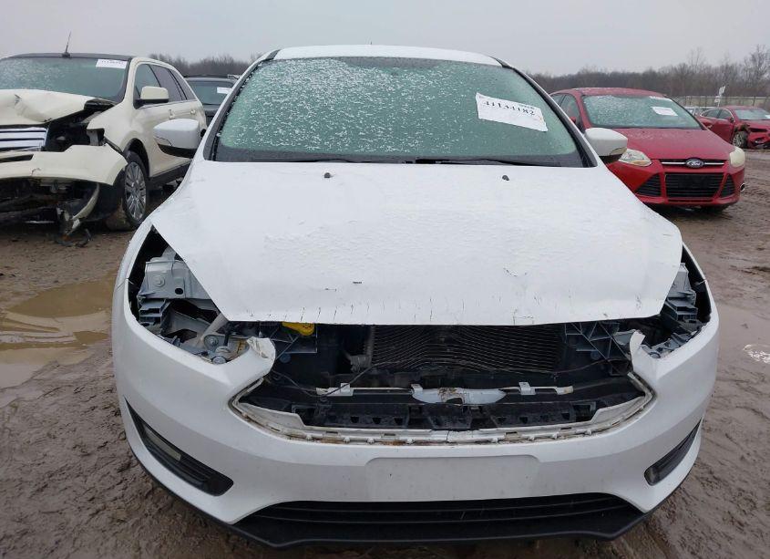 Photo 6 of 2018 Ford Focus SE (VIN 1FADP3FEXJL216137)