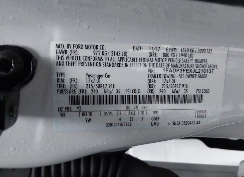 Photo 9 of 2018 Ford Focus SE (VIN 1FADP3FEXJL216137)