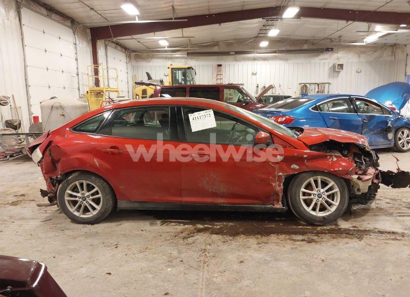 Photo 13 of 2018 Ford Focus SE (VIN 1FADP3FEXJL239532)