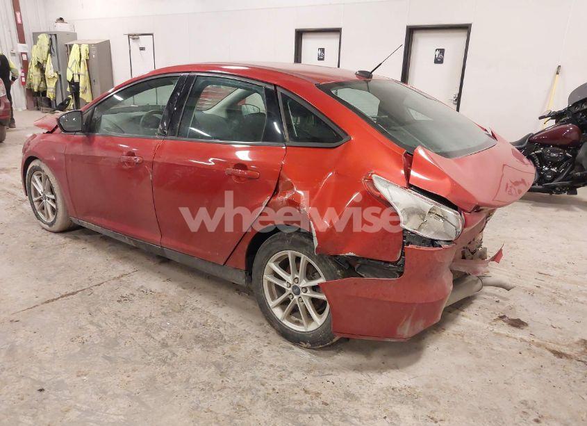 Photo 3 of 2018 Ford Focus SE (VIN 1FADP3FEXJL239532)