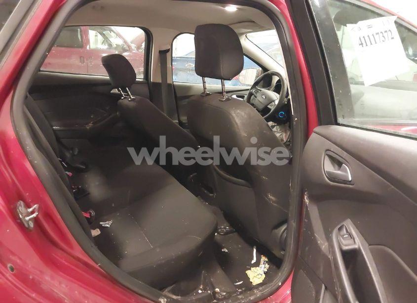 Photo 8 of 2018 Ford Focus SE (VIN 1FADP3FEXJL239532)