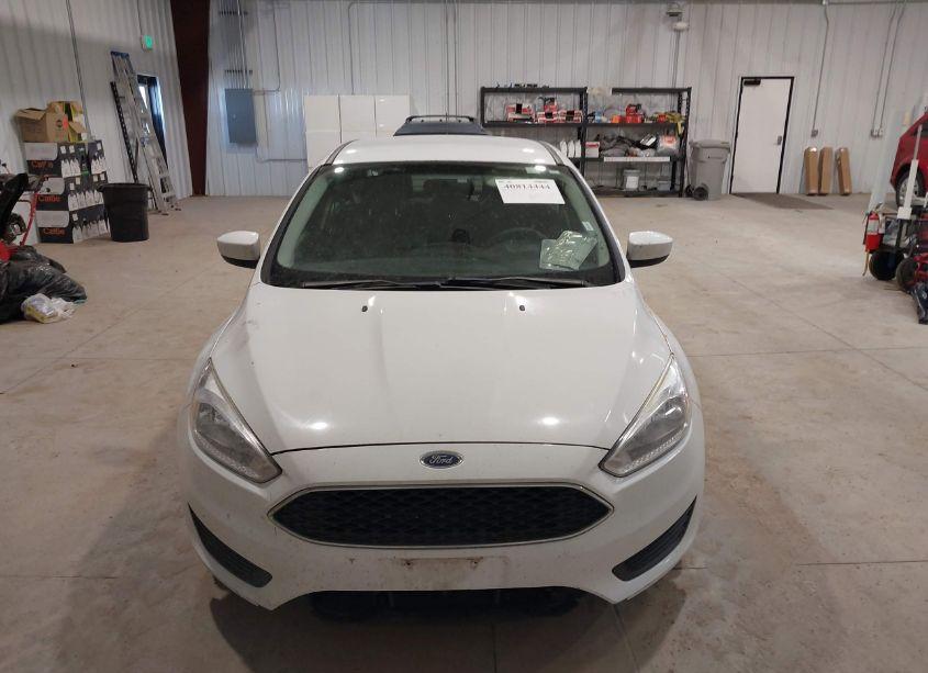 Photo 12 of 2018 Ford Focus SE (VIN 1FADP3FEXJL241619)