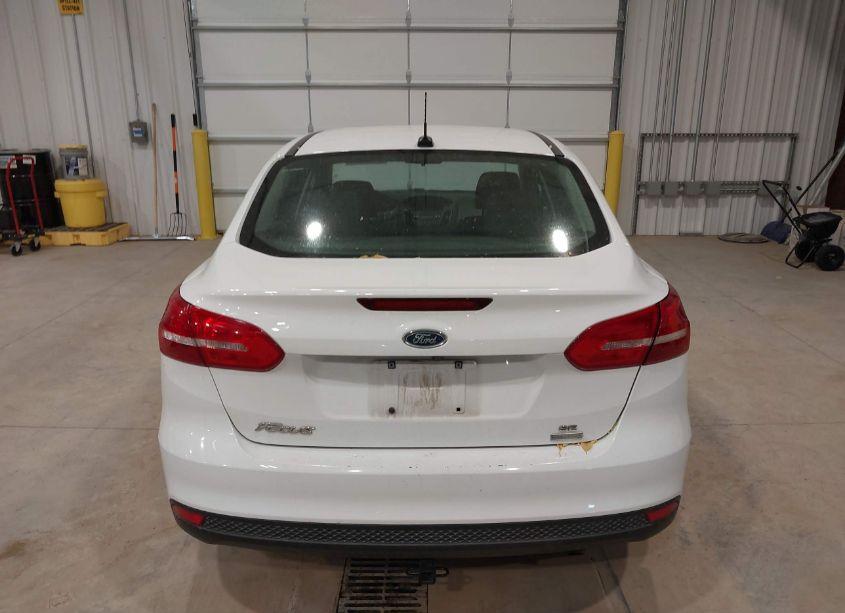 Photo 16 of 2018 Ford Focus SE (VIN 1FADP3FEXJL241619)