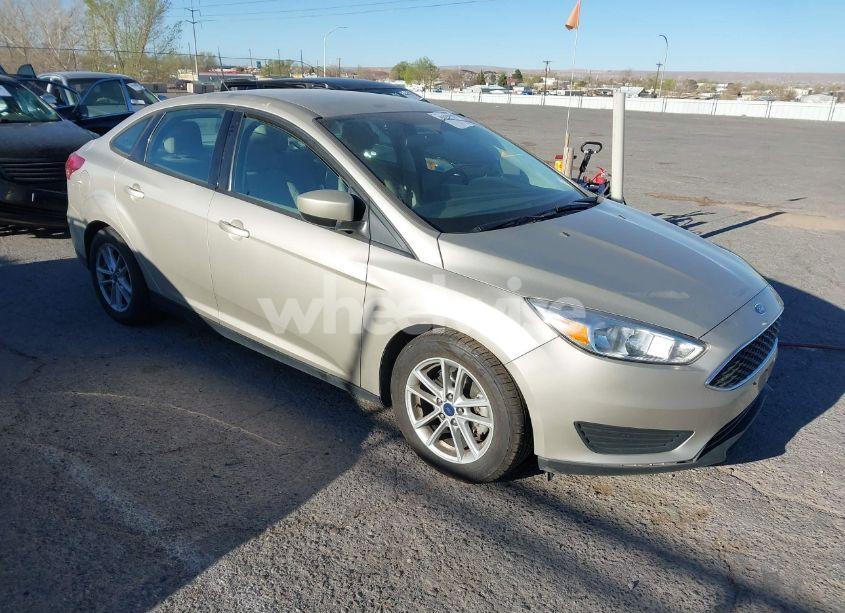 2018 Ford Focus SE (VIN 1FADP3FEXJL270103) main photo