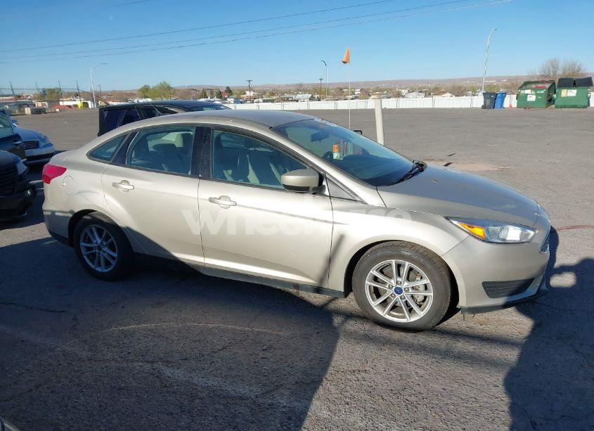 Photo 13 of 2018 Ford Focus SE (VIN 1FADP3FEXJL270103)