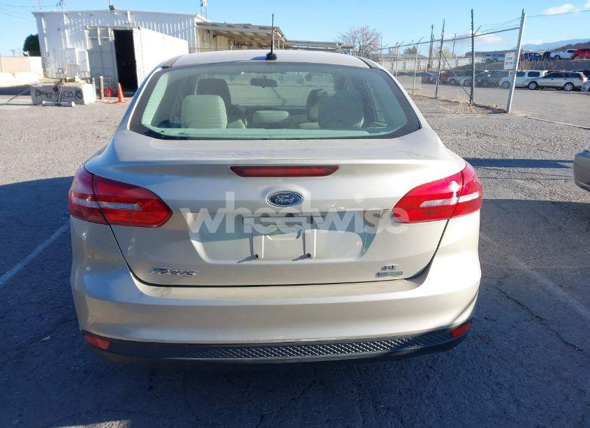 Photo 16 of 2018 Ford Focus SE (VIN 1FADP3FEXJL270103)