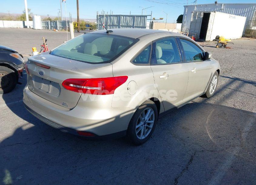 Photo 4 of 2018 Ford Focus SE (VIN 1FADP3FEXJL270103)