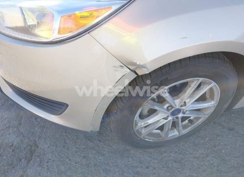 Photo 6 of 2018 Ford Focus SE (VIN 1FADP3FEXJL270103)