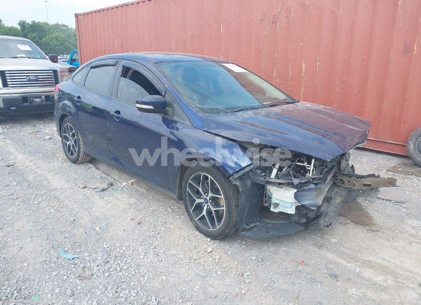 2017 Ford Focus SEL (VIN 1FADP3H20HL241674) main photo