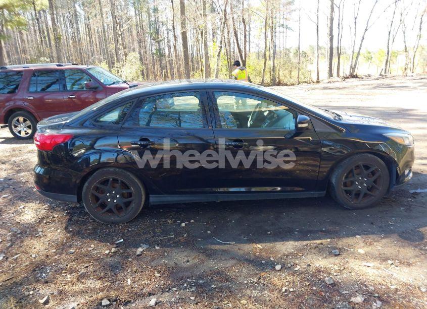 Photo 13 of 2017 Ford Focus SEL (VIN 1FADP3H20HL331570)